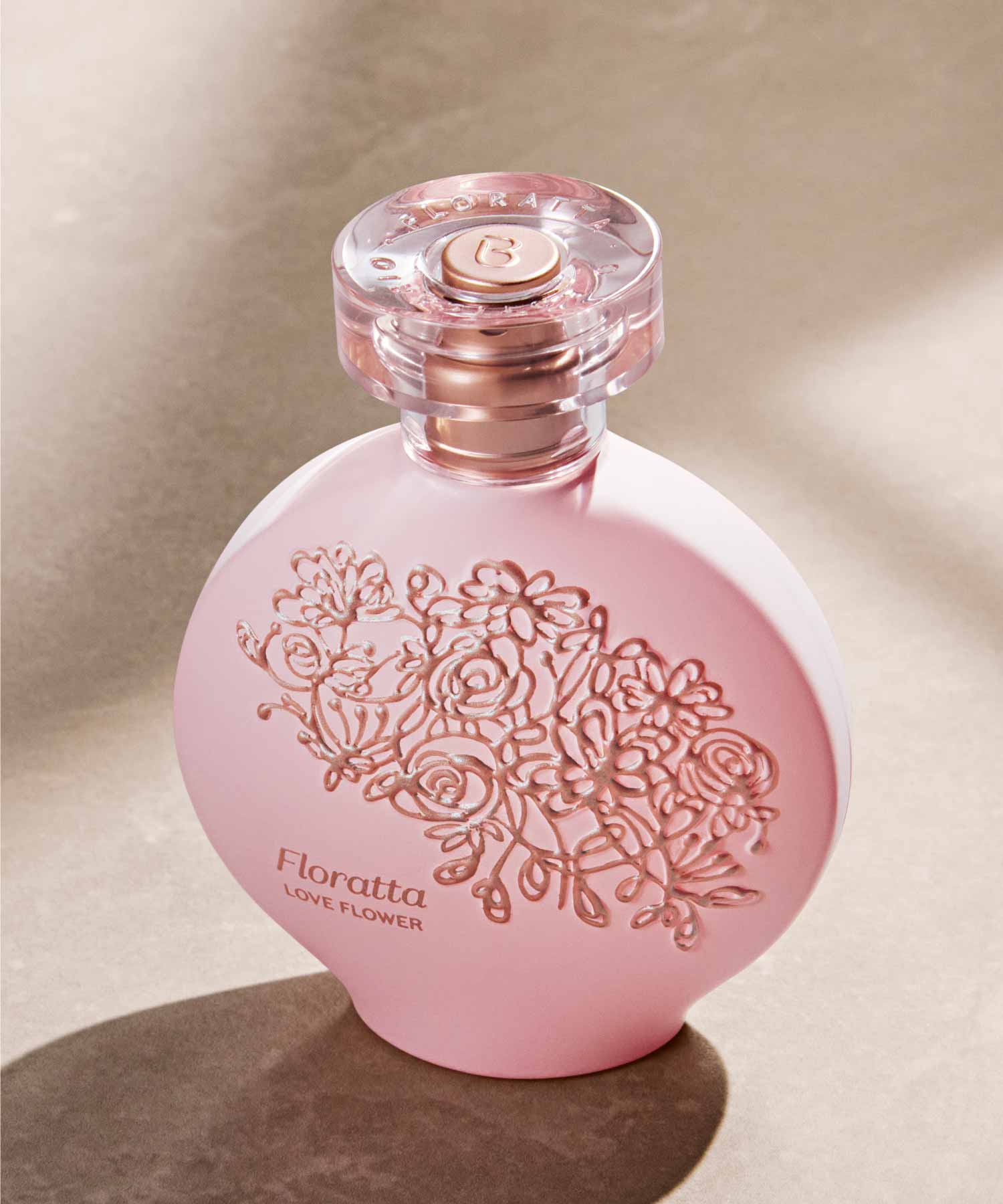 Floratta Love FlowerUma fragrância feminina inconfundível semelhante ao de uma flor das caraíbas, Butterfly Flower, conhecida por carregar nas suas pétalas mensagens secretas de amor.