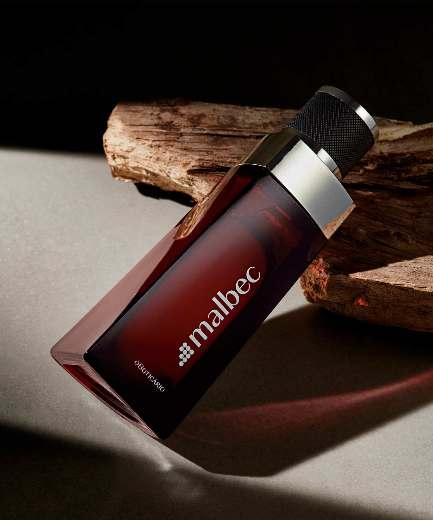 MalbecAs primeiras fragrâncias do mundo a serem feitas com álcool vínico. Um verdadeiro presente para o homem que sabe apreciar o que há de bom na vida.