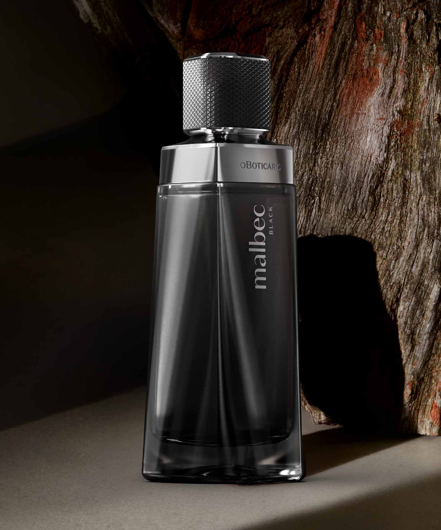 Malbec Black EdtUm perfume masculino inspirado no mistério e sofisticação da cor preta. Este Amadeirado Oriental revela uma enorme riqueza olfativa, a partir da mistura de notas terrosas, madeiras nobres e nuances de Baunilha, Whisky, notas de Couro e Tabaco.