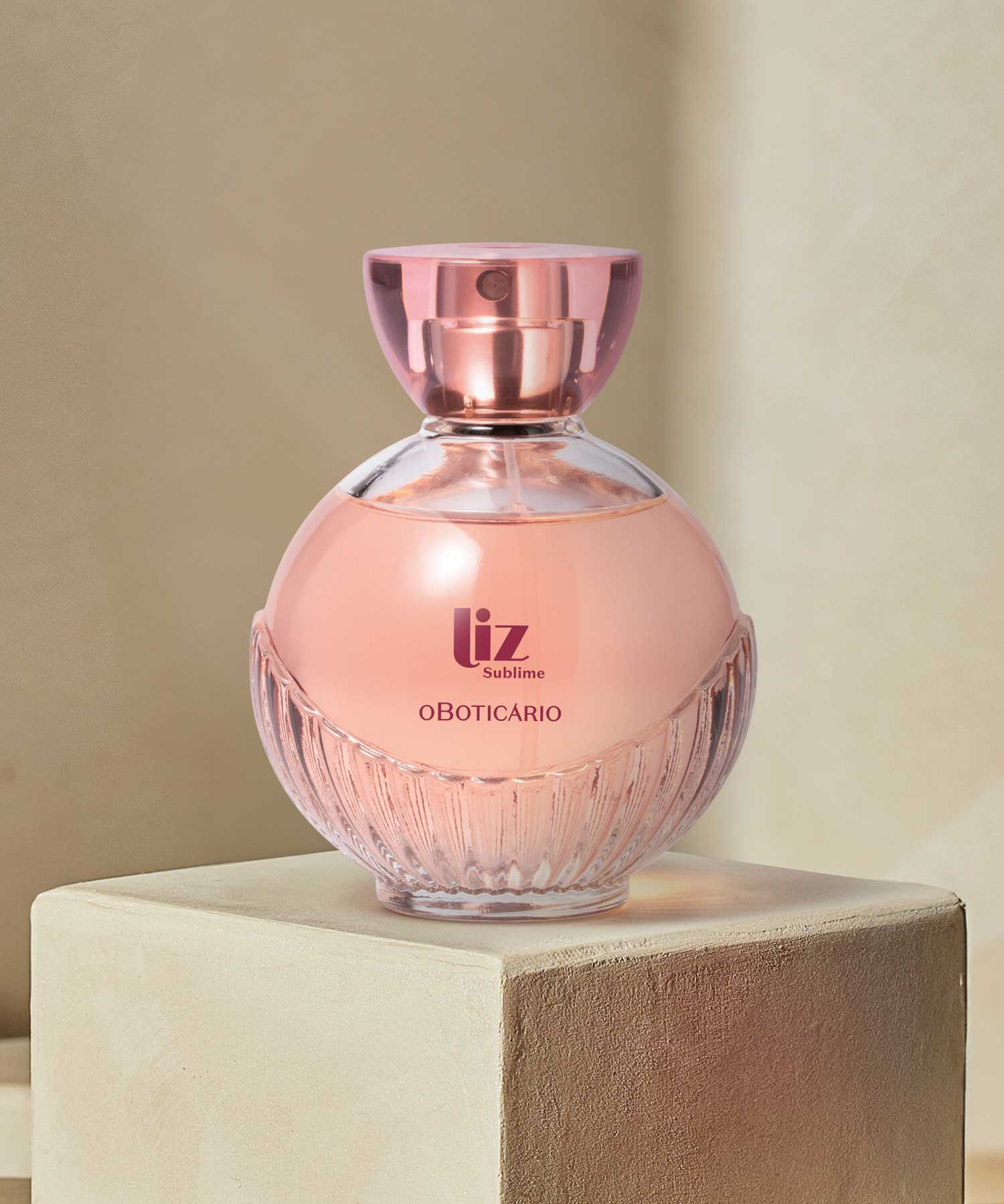 Liz Eau de ToileteFragrância amadeirada floralUma fragrância envolvente com a exclusiva base Laire Íris Nobre. O poder das madeiras aliado à delicadeza e sensualidade de um floral arrebatador.