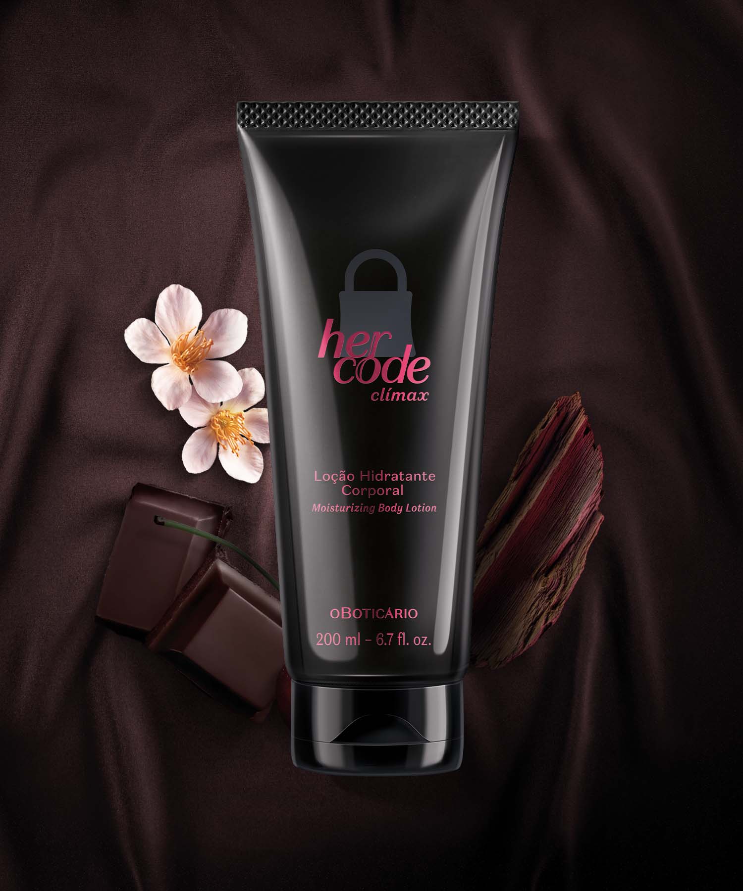 Loção Hidratante Corporal Her Code ClímaxO complemento ideal para o teu ritual de autocuidado. Com uma eficácia de hidratação que se prolonga até 48 horas, transporta a mesma fragrância do novo Eau de Parfum, unindo o prazer viciante do Chocolate Noir à força do Sândalo. 