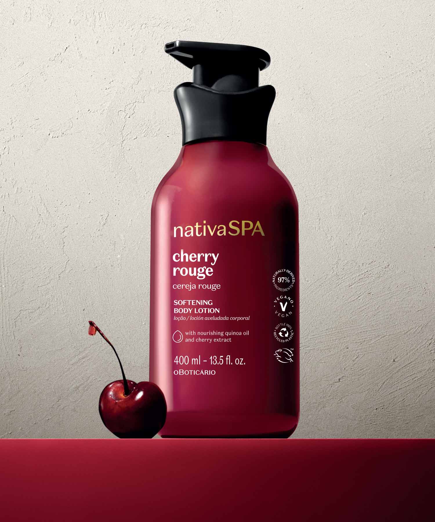 Loção AveludadaRápida absorção e pele macia e sedosa com uma fragrância oriental frutada ambarada. Máxima sedução no teu cuidado da pele.