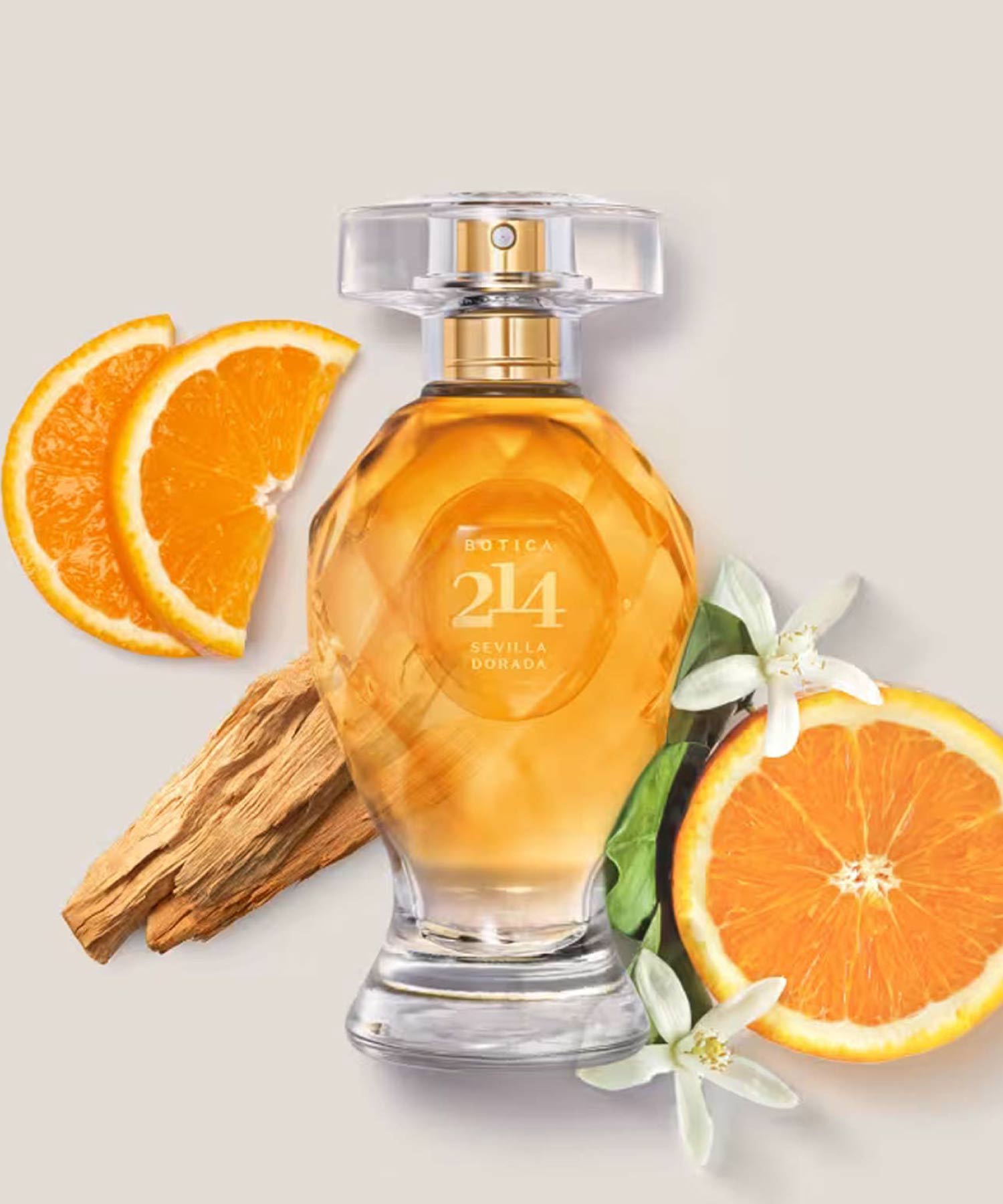 Botica 214 Sevilla Dorada - Eau de Parfum FemininoUma fragrância brilhante e sofisticada que une a luminosidade e o frescor da Flor de Laranjeira à assinatura calorosa e cremosa do Sândalo, vestindo a pele com pura elegância